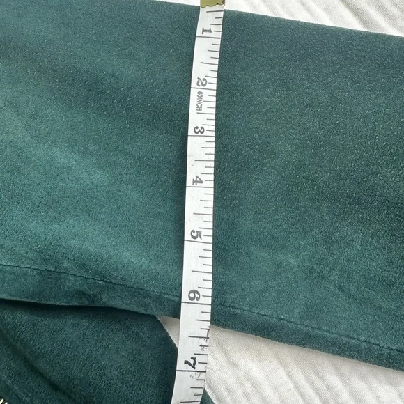 Luxe Emerald Green Suede Bomber Jacket – Streetwear Essential - Picture 3 of 8